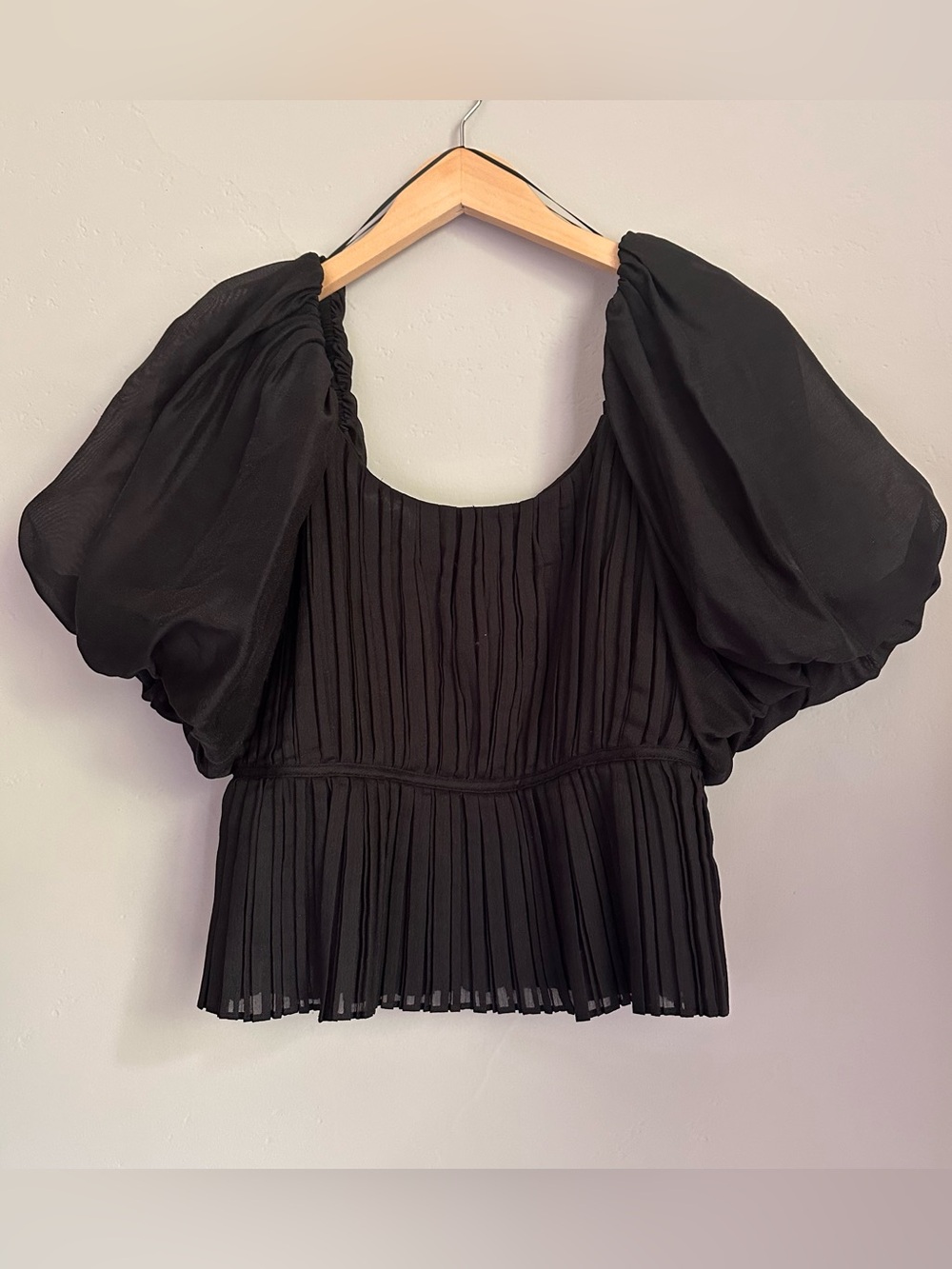 Banana Republic Black Pleated Puff-Sleeve Women's Top